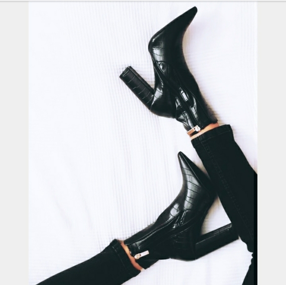 🆕️The New York//black croc print boot - Picture 5 of 7